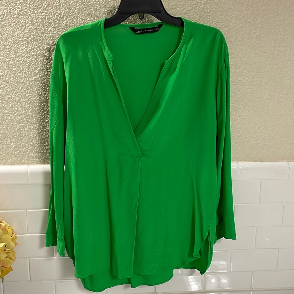 Zara Kelly Green Tunic blouse . Excellent used condition . Size XL